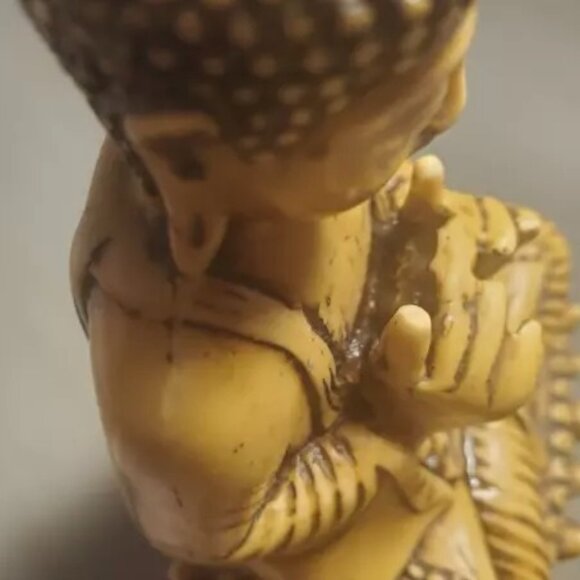 Rare! Vintage Hand-Carved Lord Buddha Meditating On Lotus Stand HEAVY RESIN - Picture 9 of 12